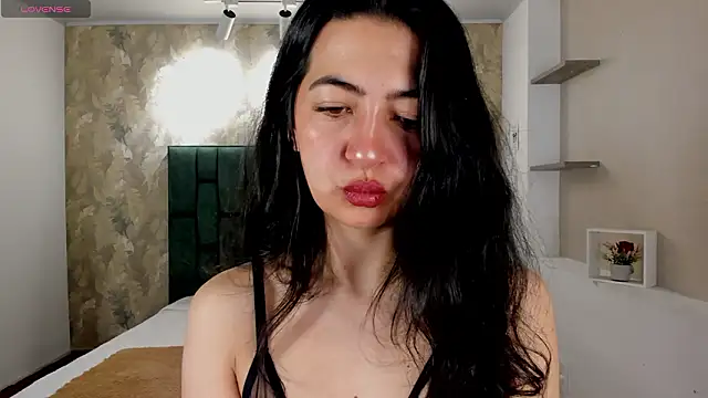 Saya Amaretto1 online show from 02/18/26, 08:27