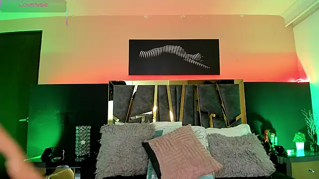 ScarletTorres online show from 11/15/25, 04:36