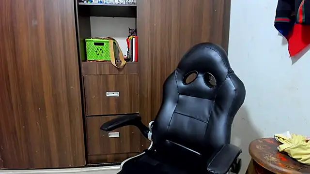 miss bigcockts online show from 04/15/26, 08:31