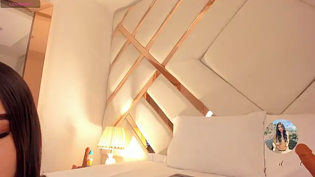 Snapshot of Saday_ chatting on 10/17/25, 04:37 Saday online show from 10/17/25, 04:37