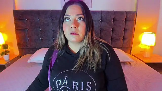 isabella horney  online show from 01/08/26, 08:11