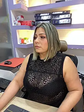 isabella horney  online show from 03/05/26, 12:12