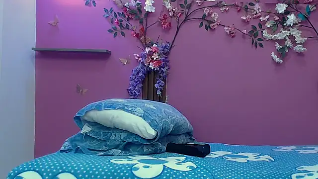 skinnybarbie022 online show from 11/18/25, 01:22