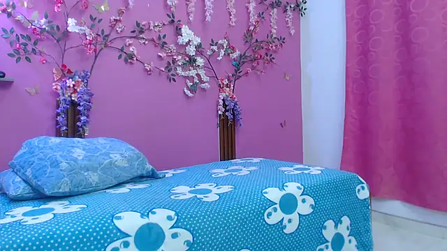 skinnybarbie022 online show from 02/10/26, 12:15