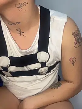 Kurtxxx22 online show from 11/25/25, 01:16