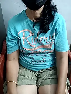 Snapshot of ammala_honey chatting on 10/05/25, 09:29 ammala honey online show from 10/05/25, 09:29