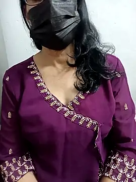 Snapshot of ammala_honey chatting on 12/19/25, 05:42 ammala honey online show from 12/19/25, 05:42