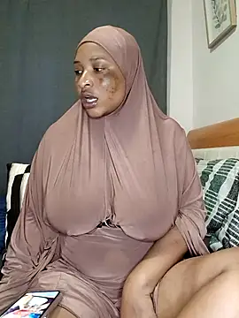 Sweetbxxx24 online show from 04/13/26, 03:39