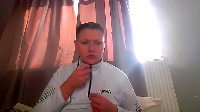 RUBY-ROSE-SWINGS online show from 10/27/25, 09:46