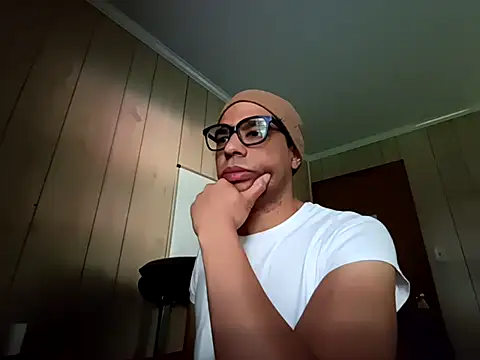 NaturalBeautyQueen online show from 09/20/25, 01:45