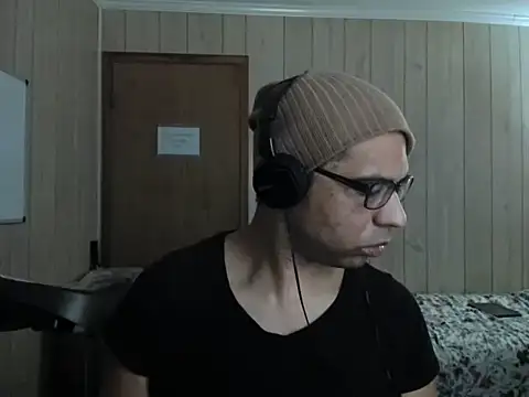 NaturalBeautyQueen online show from 10/27/25, 07:40