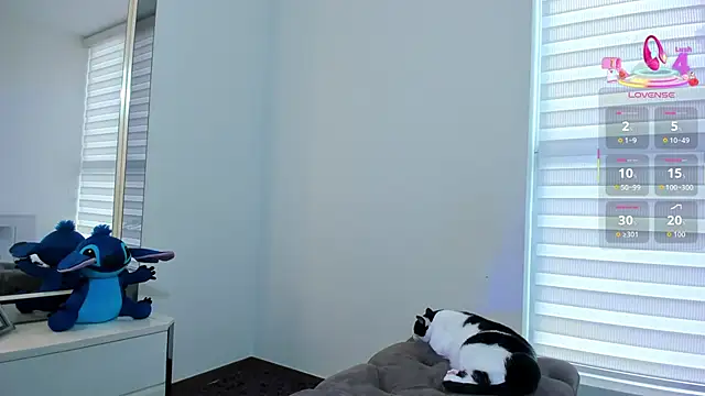 Michelle Ferrerr online show from 09/23/25, 09:29