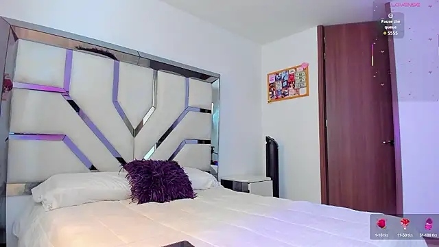 Michelle Ferrerr online show from 02/02/26, 09:02