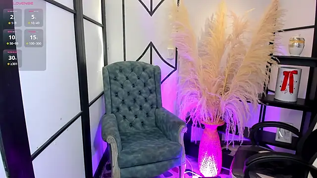 NahomiRichards  online show from 02/25/26, 04:22