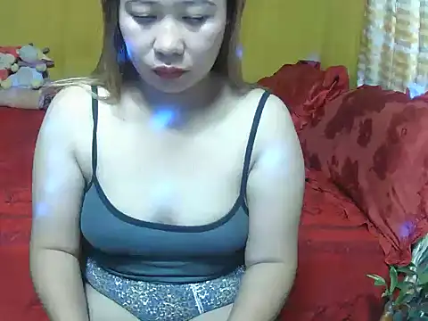 Snapshot of Strawberryyou chatting on 11/18/25, 10:25 Strawberryyou online show from 11/18/25, 10:25