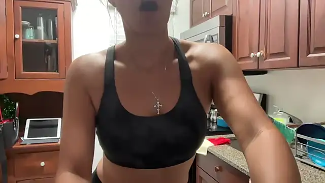 prettyykitty22 online show from 05/08/26, 02:39
