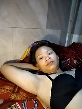 LinhNa999 online show from 10/12/25, 06:23