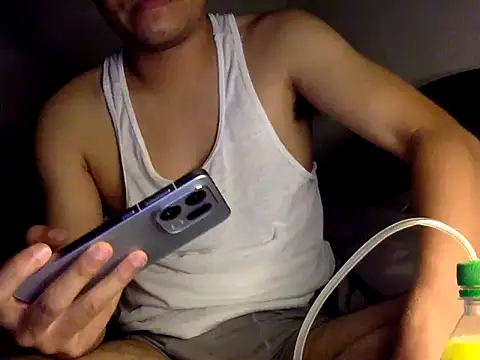 Snapshot of HFhnoiboy chatting on 11/13/25, 03:22 HFhnoiboy online show from 11/13/25, 03:22