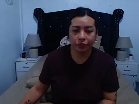 AnnaMedina05 online show from 02/11/26, 12:04