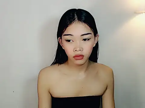 Snapshot of holyakiesha chatting on 11/28/25, 11:02 holyakiesha online show from 11/28/25, 11:02