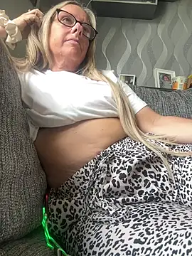 Anastasia-BlondeXX online show from 04/27/26, 10:35