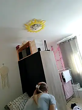 Mila Luciphya online show from 09/18/25, 12:18