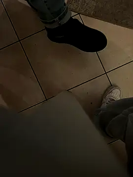 Snapshot of Manu97k chatting on 10/14/25, 06:52 Manu97k online show from 10/14/25, 06:52