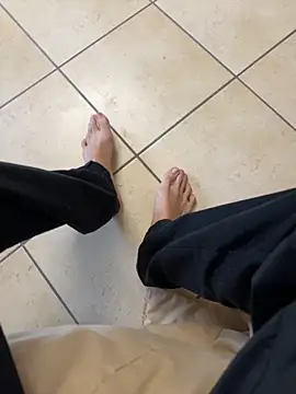 Snapshot of Manu97k chatting on 10/23/25, 12:04 Manu97k online show from 10/23/25, 12:04