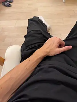 Snapshot of Manu97k chatting on 11/01/25, 09:50 Manu97k online show from 11/01/25, 09:50