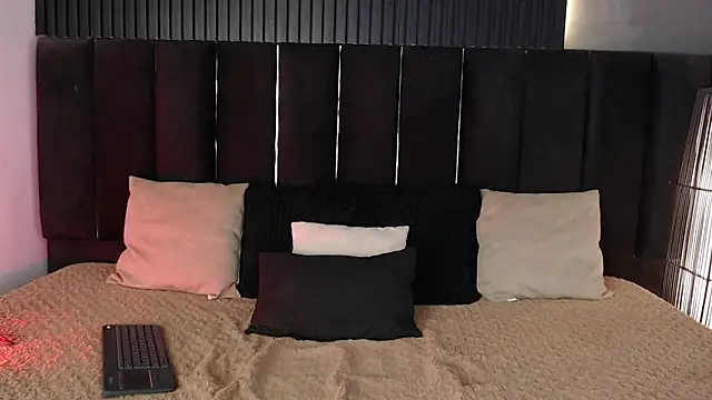 Dominic ghost online show from 09/24/25, 02:48