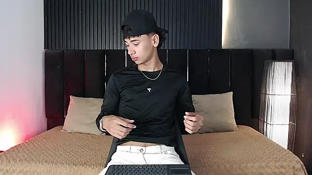 Snapshot of Dominic_ghost chatting on 09/28/25, 06:57 Dominic ghost online show from 09/28/25, 06:57