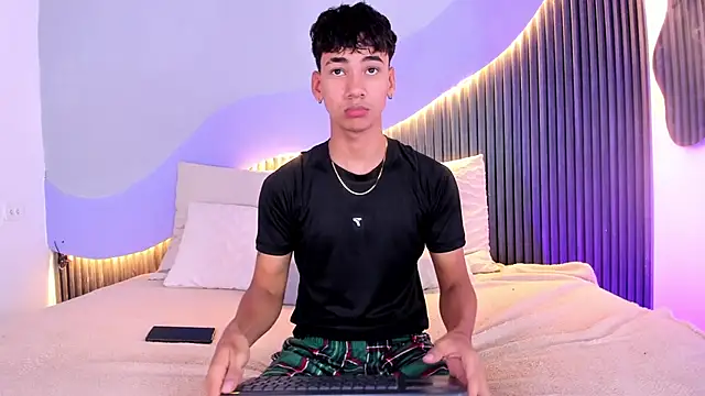 Dominic ghost online show from 11/06/25, 05:52