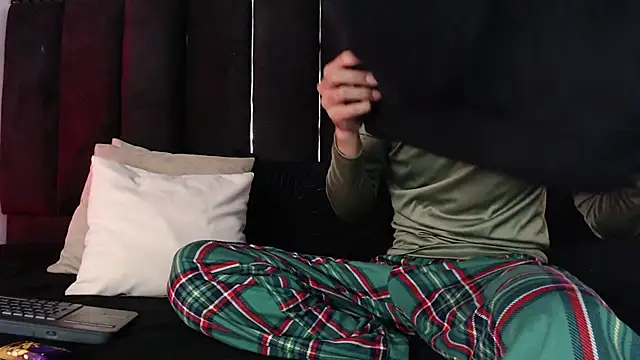 Snapshot of Dominic_ghost chatting on 11/08/25, 08:40 Dominic ghost online show from 11/08/25, 08:40