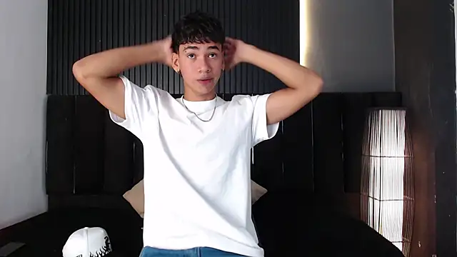 Snapshot of Dominic_ghost chatting on 12/15/25, 11:09 Dominic ghost online show from 12/15/25, 11:09