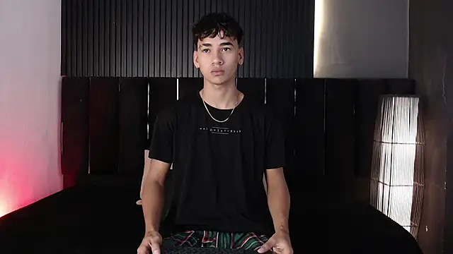 Snapshot of Dominic_ghost chatting on 12/19/25, 04:19 Dominic ghost online show from 12/19/25, 04:19