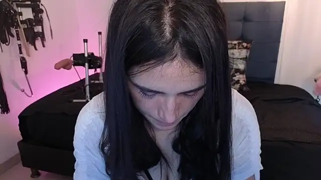 elowen halley1 online show from 09/16/25, 06:53