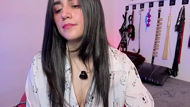 elowen halley1 online show from 04/13/26, 05:51