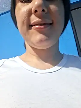 Snapshot of vaneza1999 chatting on 10/13/25, 08:20 vaneza1999 online show from 10/13/25, 08:20