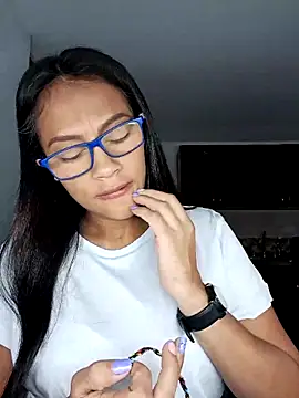 sarah garcia  online show from 05/31/26, 07:59