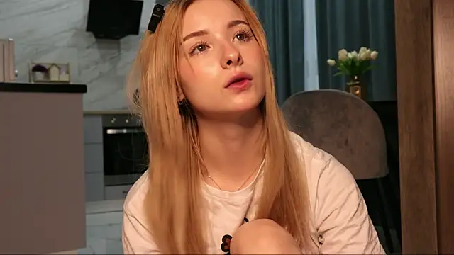 Snapshot of Nana_Wilson chatting on 11/14/25, 04:44 Nana Wilson online show from 11/14/25, 04:44