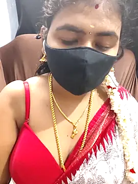 Snapshot of Tamil_Lotus chatting on 10/21/25, 05:24 Tamil Lotus online show from 10/21/25, 05:24