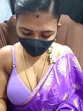 Snapshot of Tamil_Lotus chatting on 12/16/25, 05:29 Tamil Lotus online show from 12/16/25, 05:29