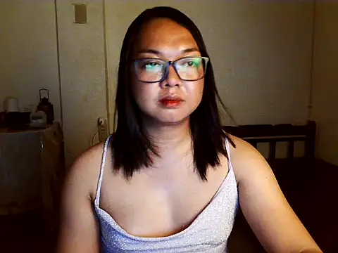 Trishme online show from 10/15/25, 03:45