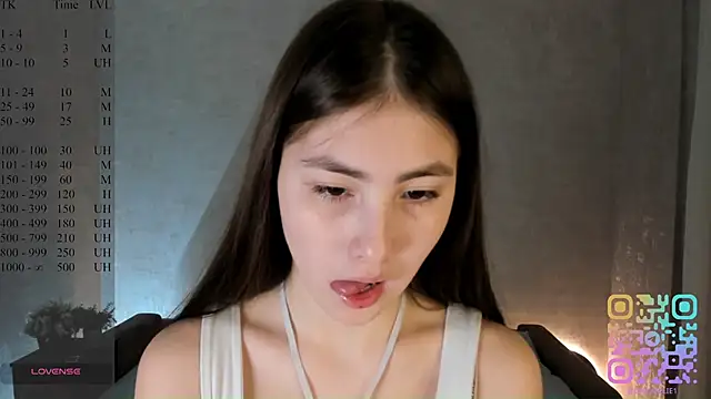 LynetteDanley online show from 11/23/25, 05:02