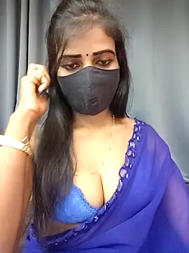 Snapshot of Misss-julli chatting on 02/12/26, 02:23 Misss-julli online show from 02/12/26, 02:23