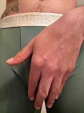 Snapshot of flacoone01 chatting on 09/18/25, 11:07 flacoone01 online show from 09/18/25, 11:07