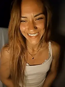 Snapshot of SlimBellaa chatting on 09/11/25, 09:15 SlimBellaa online show from 09/11/25, 09:15