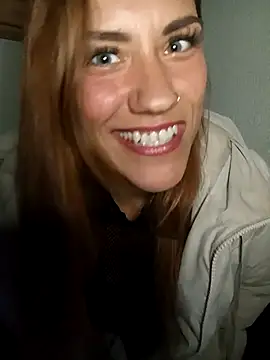 Snapshot of SlimBellaa chatting on 09/16/25, 08:32 SlimBellaa online show from 09/16/25, 08:32