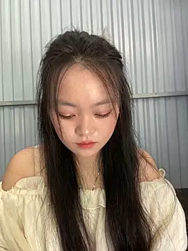 Julia-Elsa online show from 09/13/25, 04:56