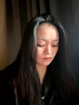 Julia-Elsa online show from 09/26/25, 03:32